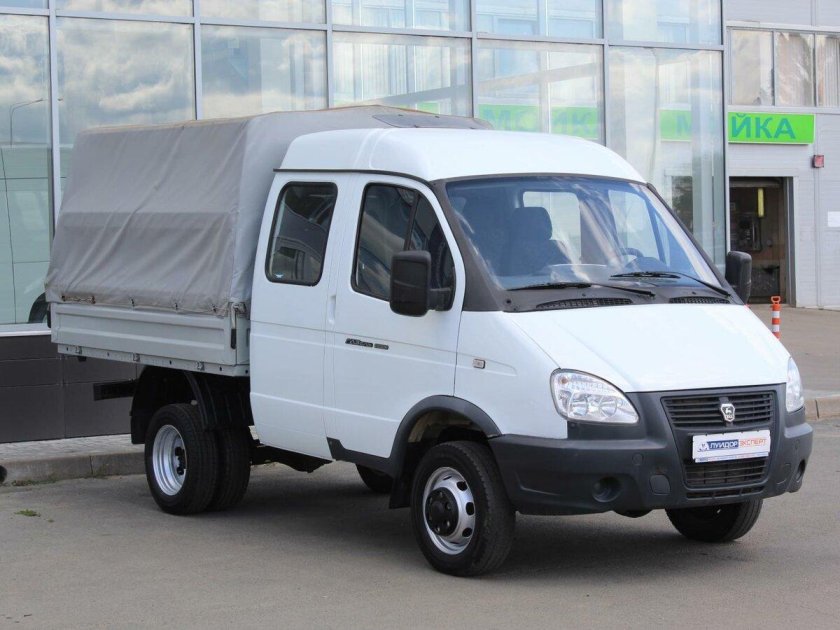 Автомобиль ГАЗ-33023