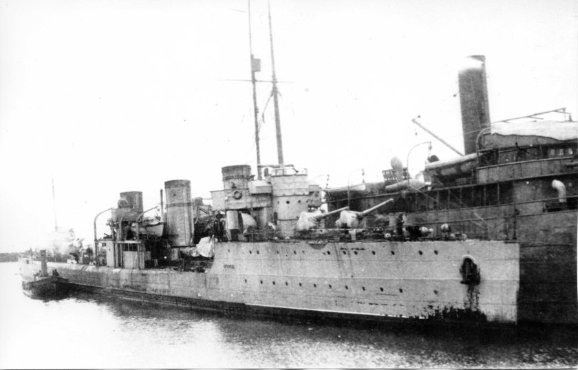 Автроил эсминец