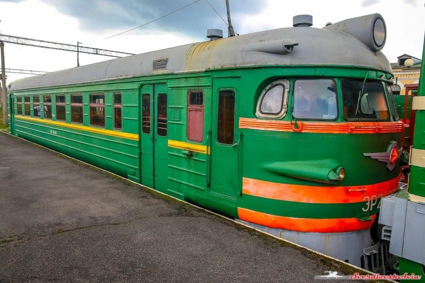 Эр200 электропоезд