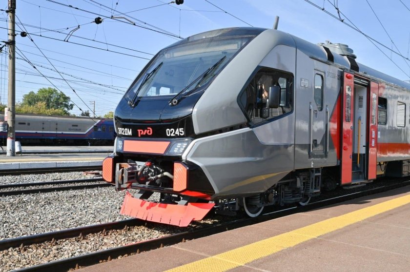 Новая электричка эп2дм