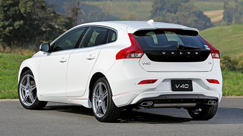 Volvo v40 2015
