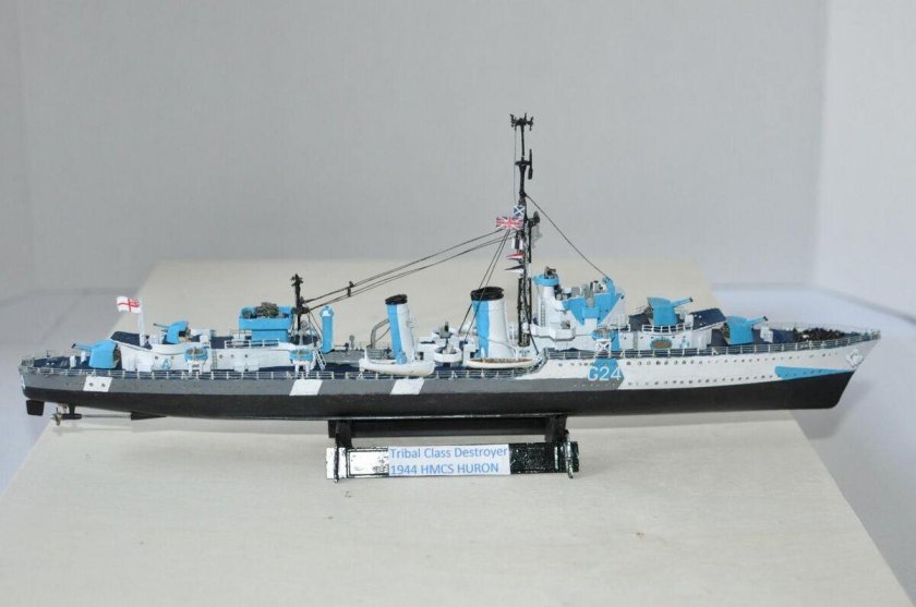 Эсминец HMCS Huron 1944