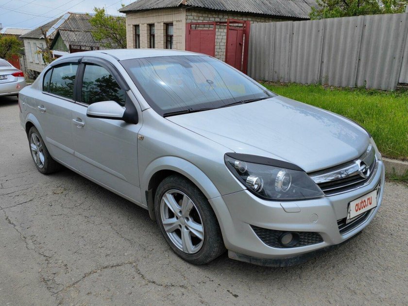 Опель астра h 2012 седан