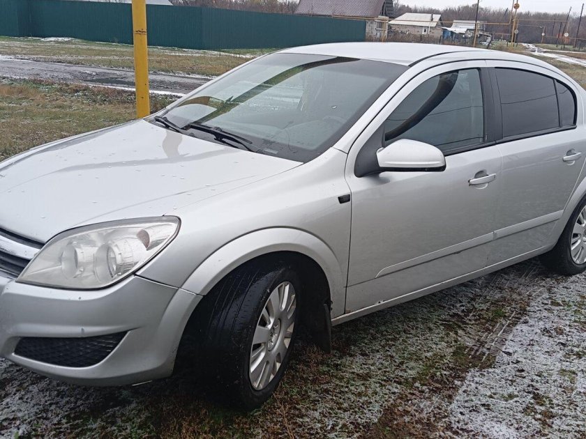 Opel Astra 2010 седан