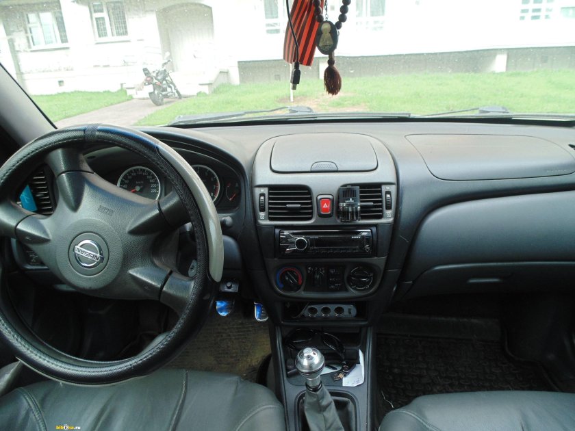 Nissan Almera n16 салон