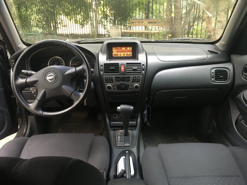 Ниссан Альмера 2004 салон