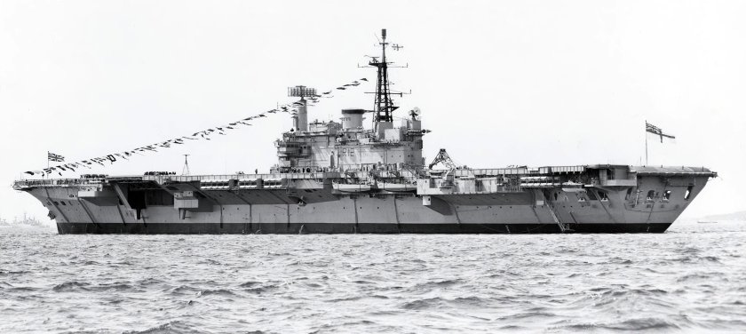 Авианосец HMS Hermes