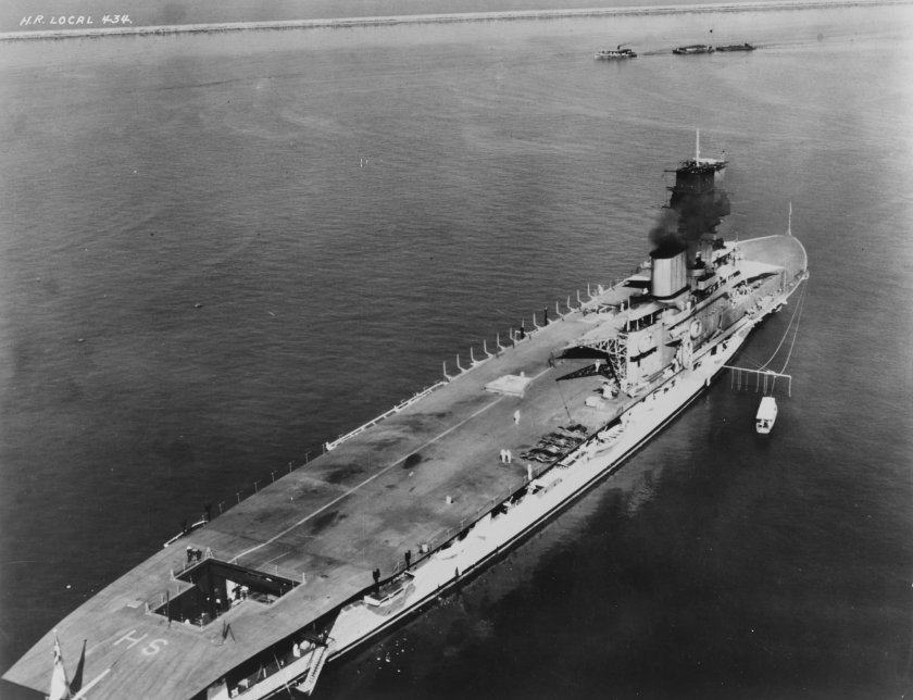Авианосец HMS Hermes