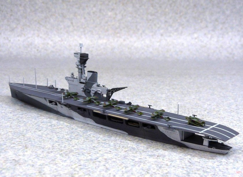 Авианосец HMS Hermes