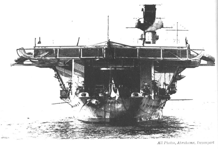 Авианосец HMS Hermes