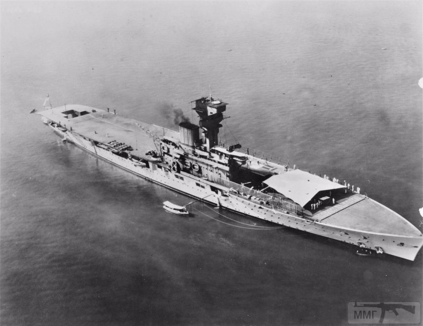 Авианосец HMS Hermes