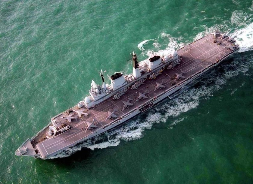 Авианосец Инвинсибл 1982