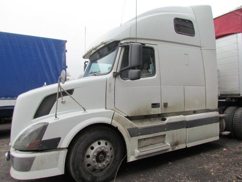 Вольво американец тягач 2003