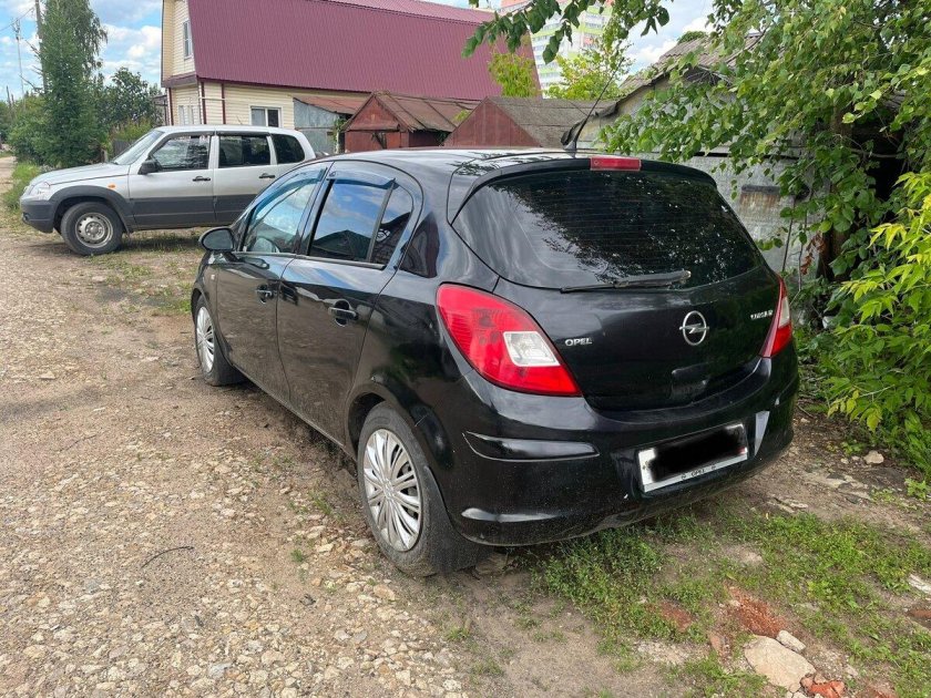 Opel Corsa чёрный