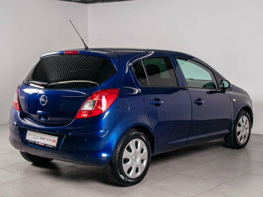 Опель Корса д синяя
