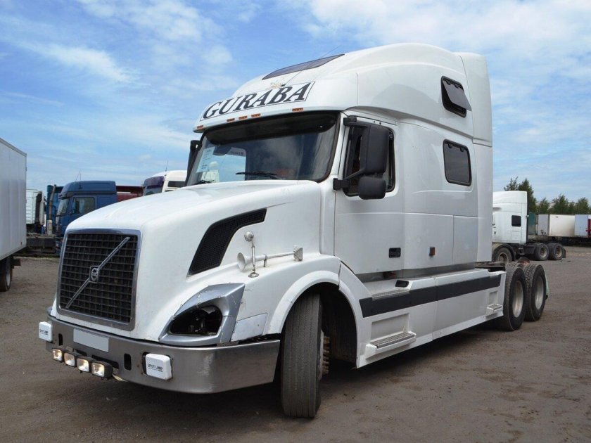 Volvo vnl 670 2008