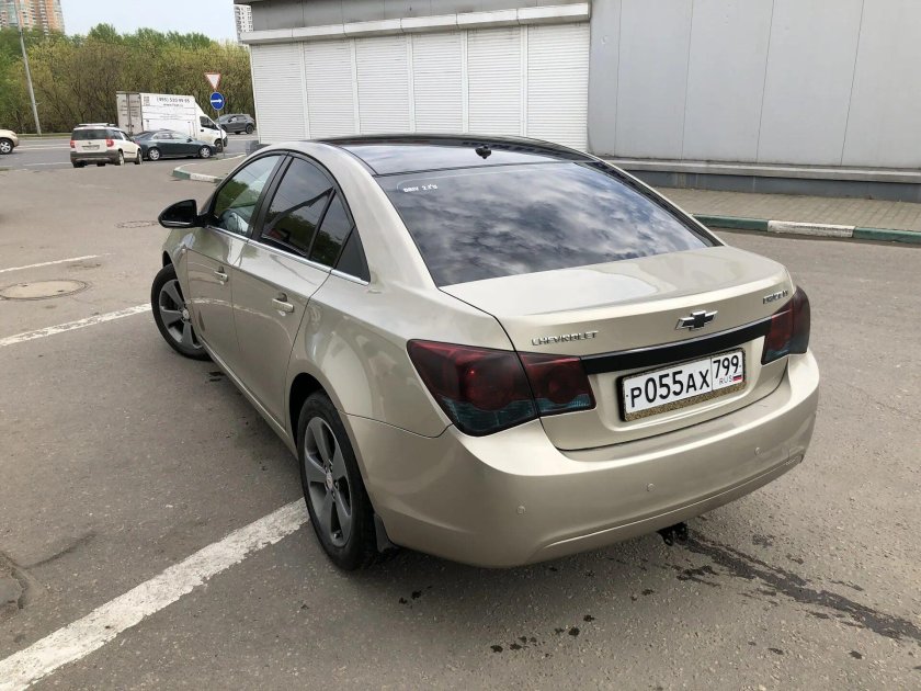 Chevrolet Cruze бежевый металлик
