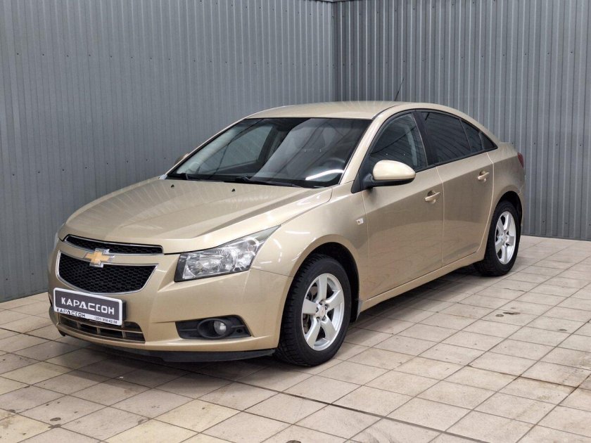 Шевроле Круз бежевый
