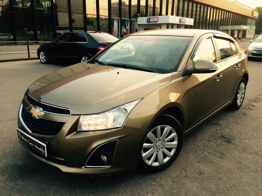 Chevrolet Cruze коричневый