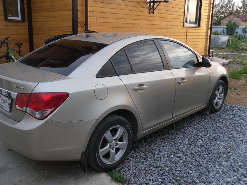 Шевроле Круз бежевый