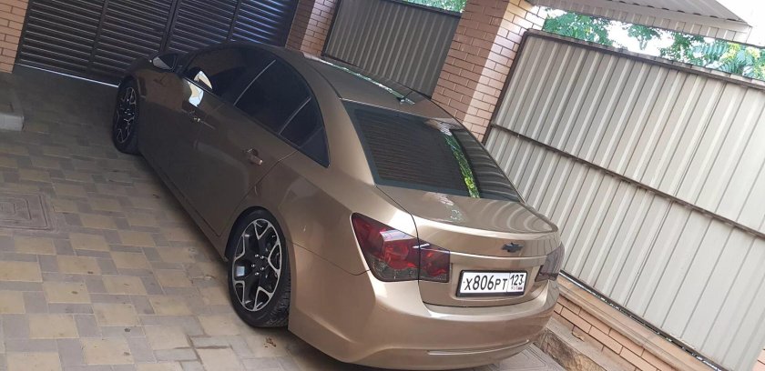 Шевроле Круз золотой матовый