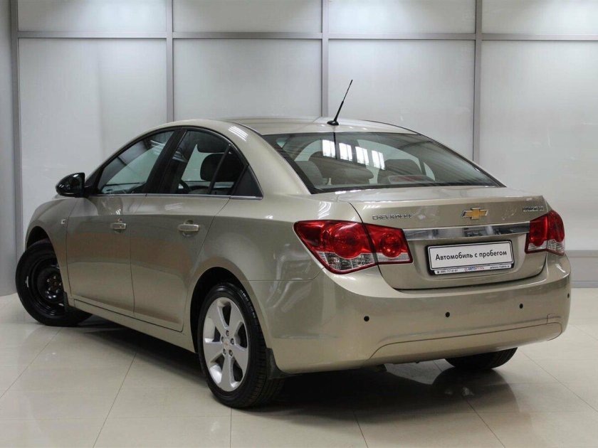 Chevrolet Cruze бежевый металлик
