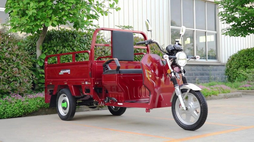 Китайский электротрицикл грузовой