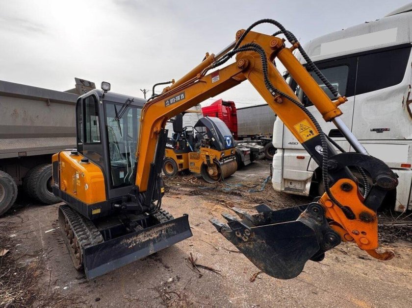 Мини экскаватор jcb