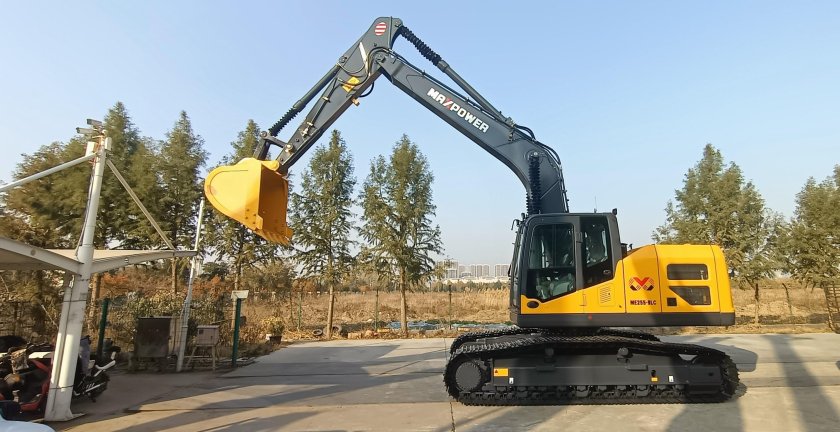 Экскаватор на гусеничном ходу