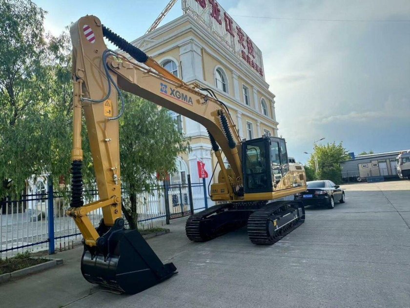 Sany sy135c гусеничный экскаватор