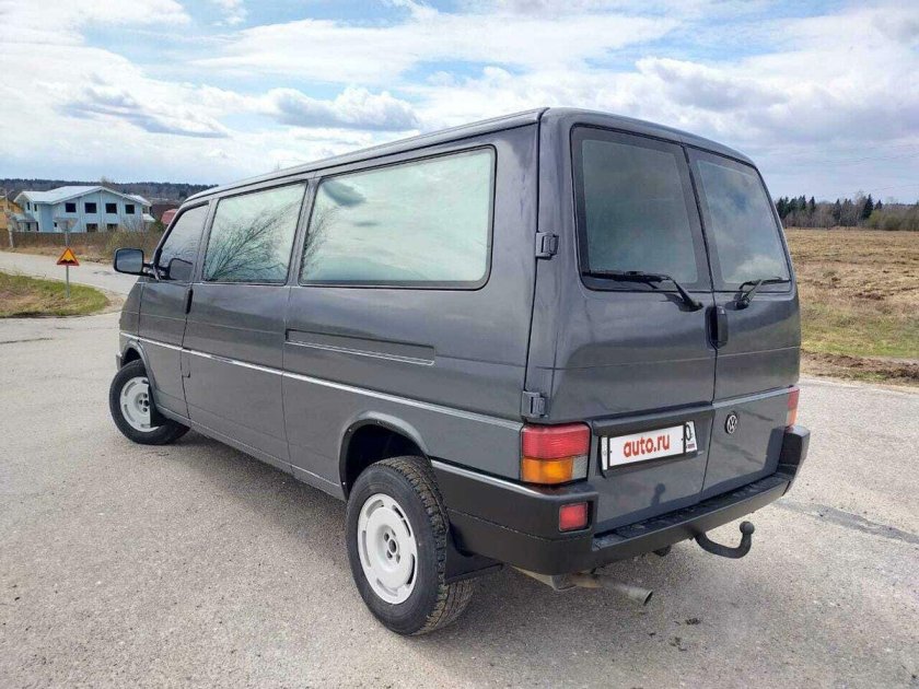 Volkswagen Caravelle старый