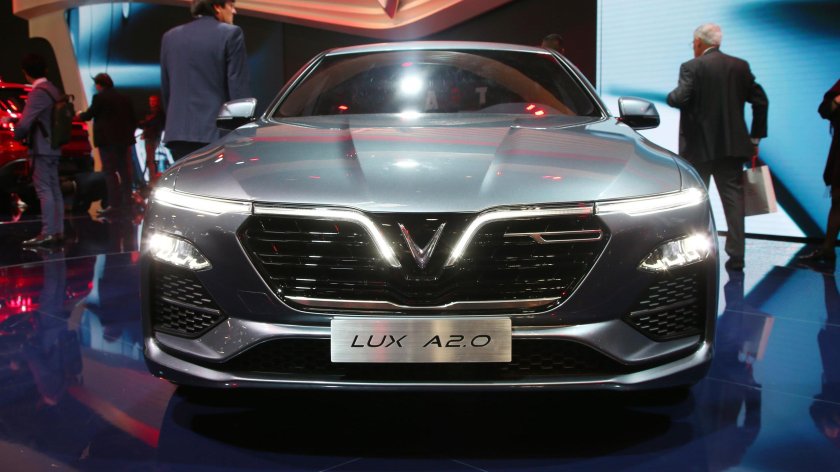 WINFAST Lux sa 2.0 кроссовер