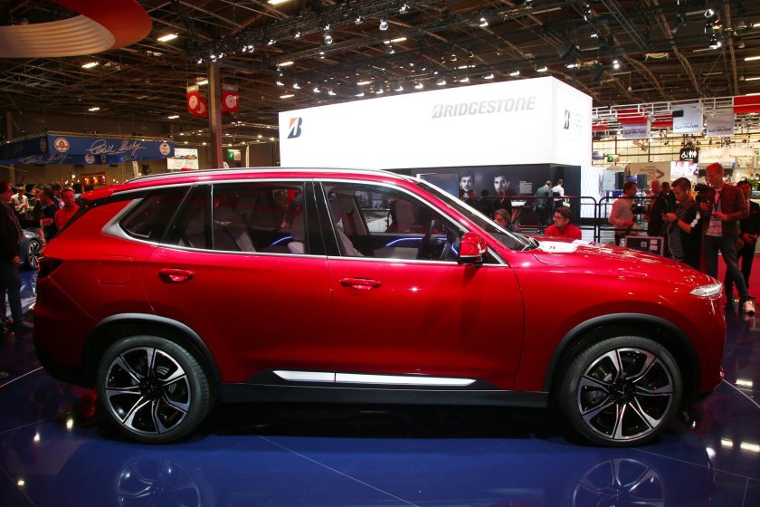 WINFAST Lux sa 2.0 кроссовер