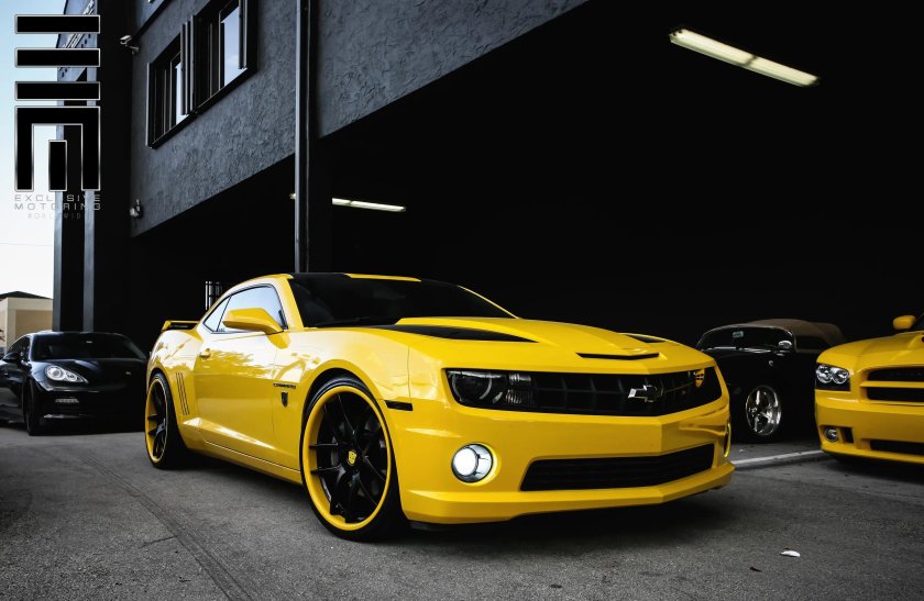Chevrolet Camaro SS желтый