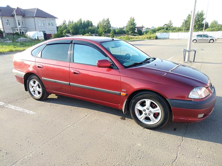 Тойота Авенсис 2001 1.8 механика