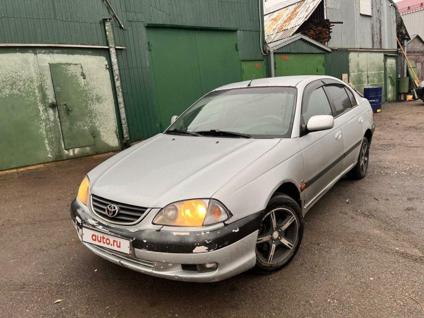 Toyota avensis 1998