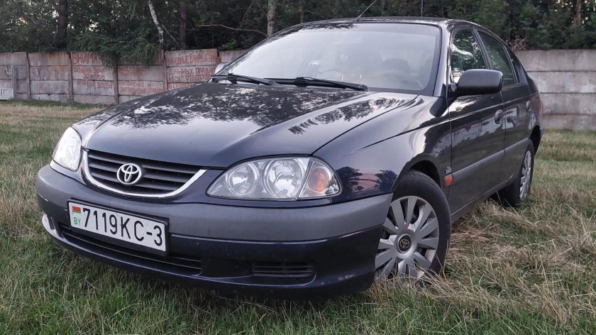 Toyota Avensis 2001 года