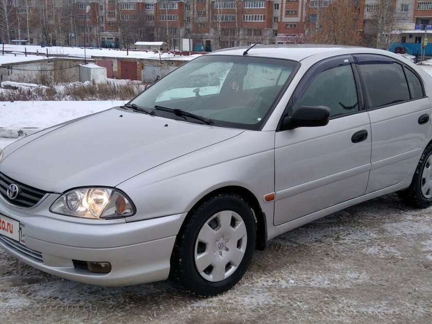 Toyota avensis 2002