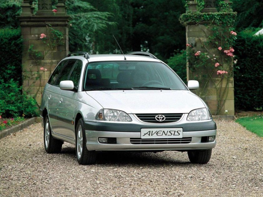 Тойота Авенсис 2000