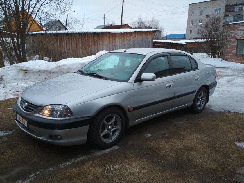 Toyota Avensis 2001 года