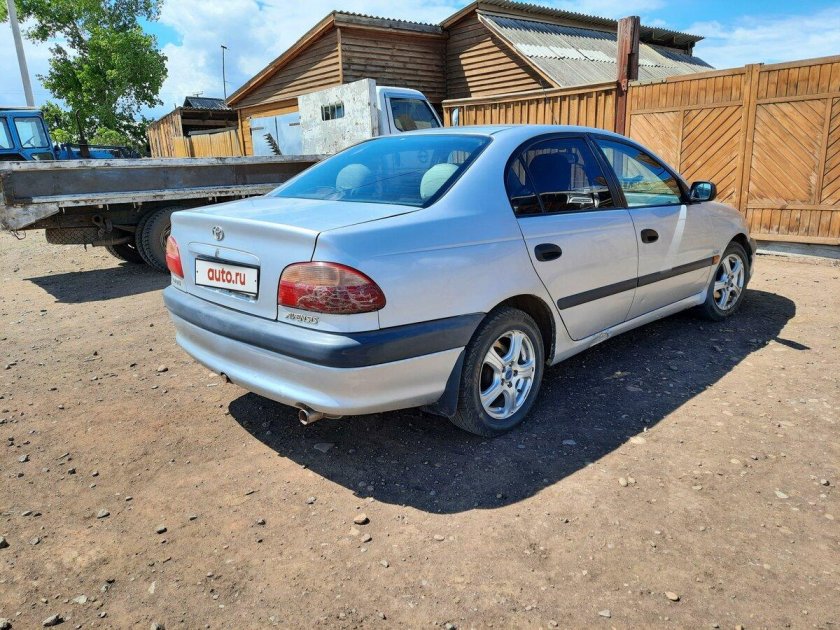 Toyota Avensis 2001