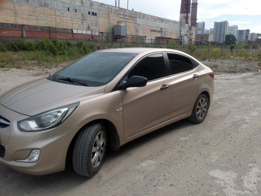 Hyundai Solaris 2012 седан бежевый