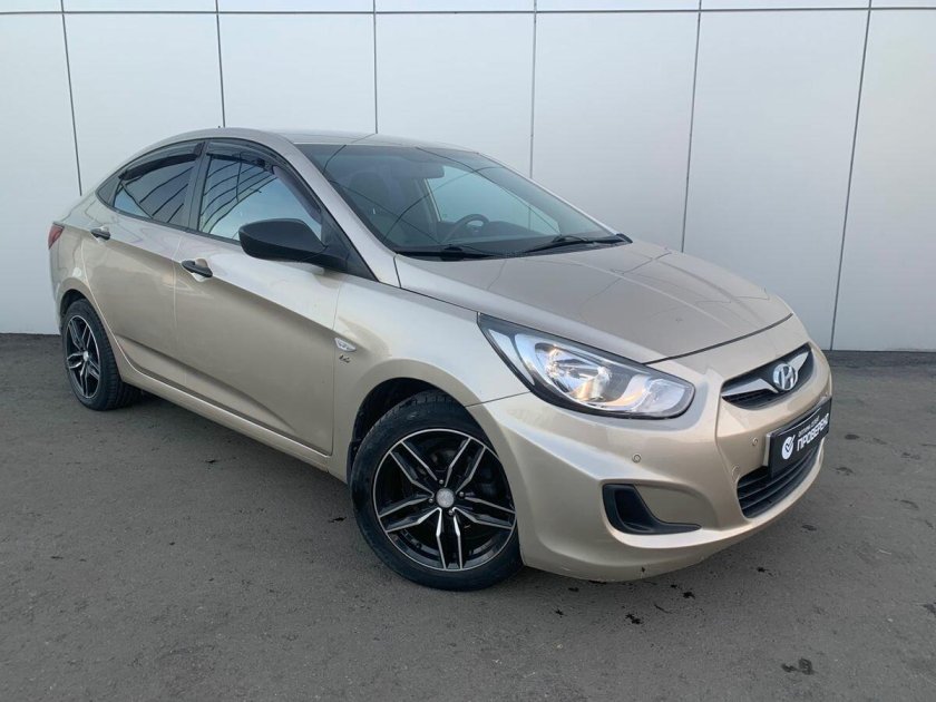 Hyundai Solaris 2011 серебристый