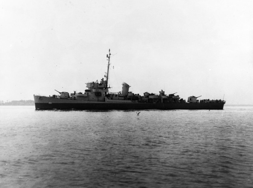 Эскортный миноносец de-765