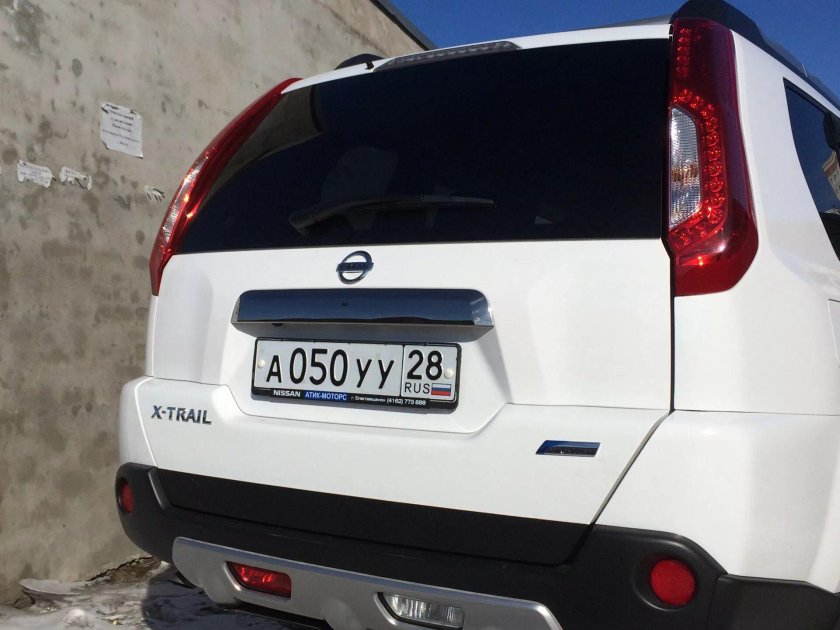 Ниссан х-Трейл т31 сзади