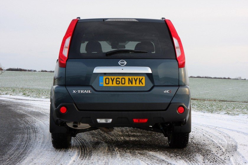 Nissan x Trail 2008 сзади