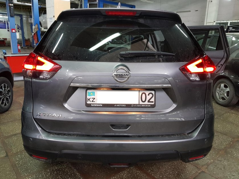 Nissan x-Trail t32 сзади