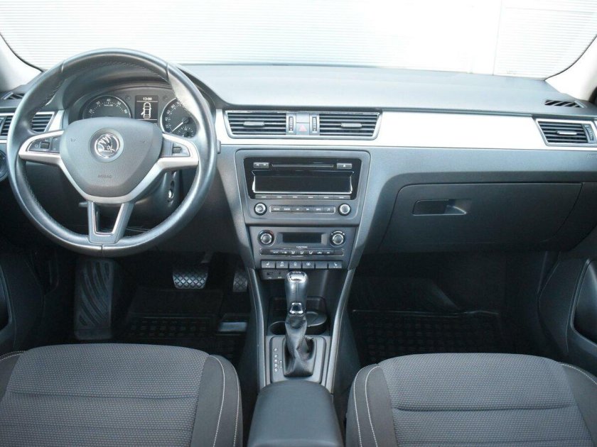 Skoda Rapid 2022 салон