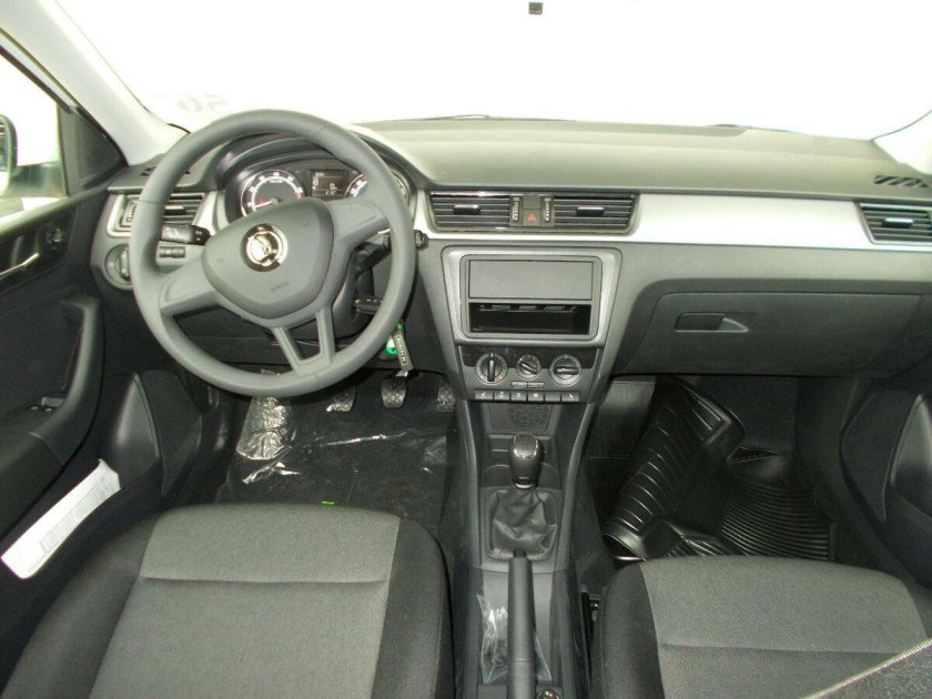 Шкода Рапид 2018 зеленый