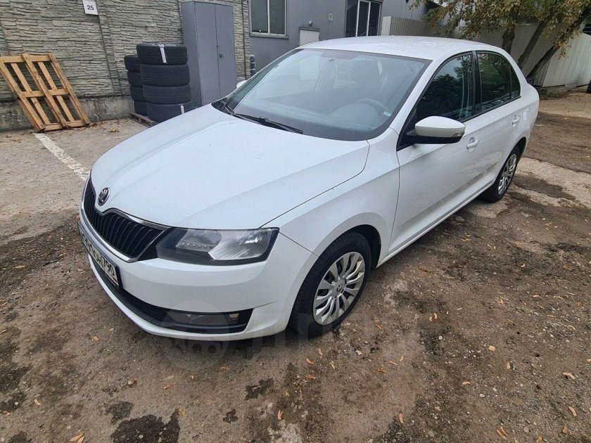 Шкода Рапид 2017 белый